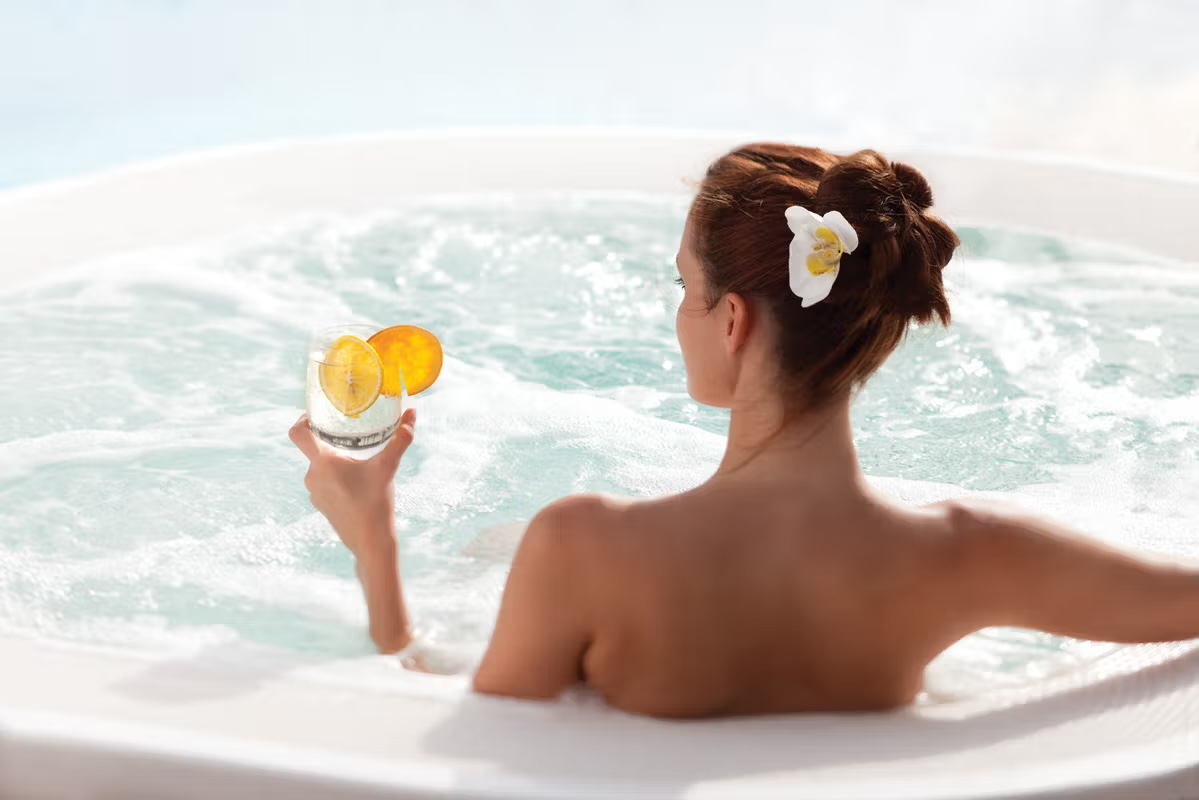 Silver Cloud - Pool Deck